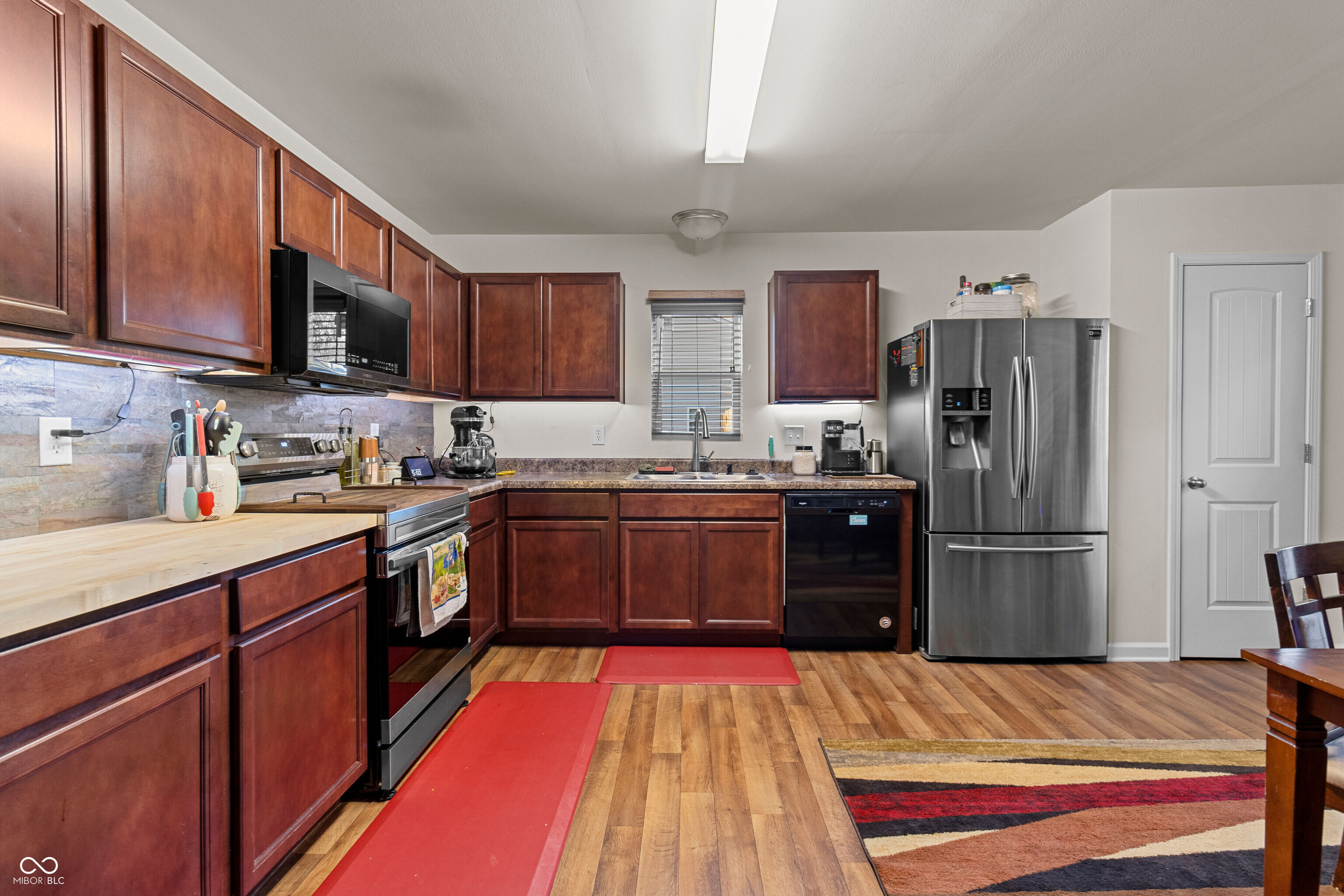 1112 Oregon Way Anderson, IN 46012 - Photo 8 of 26