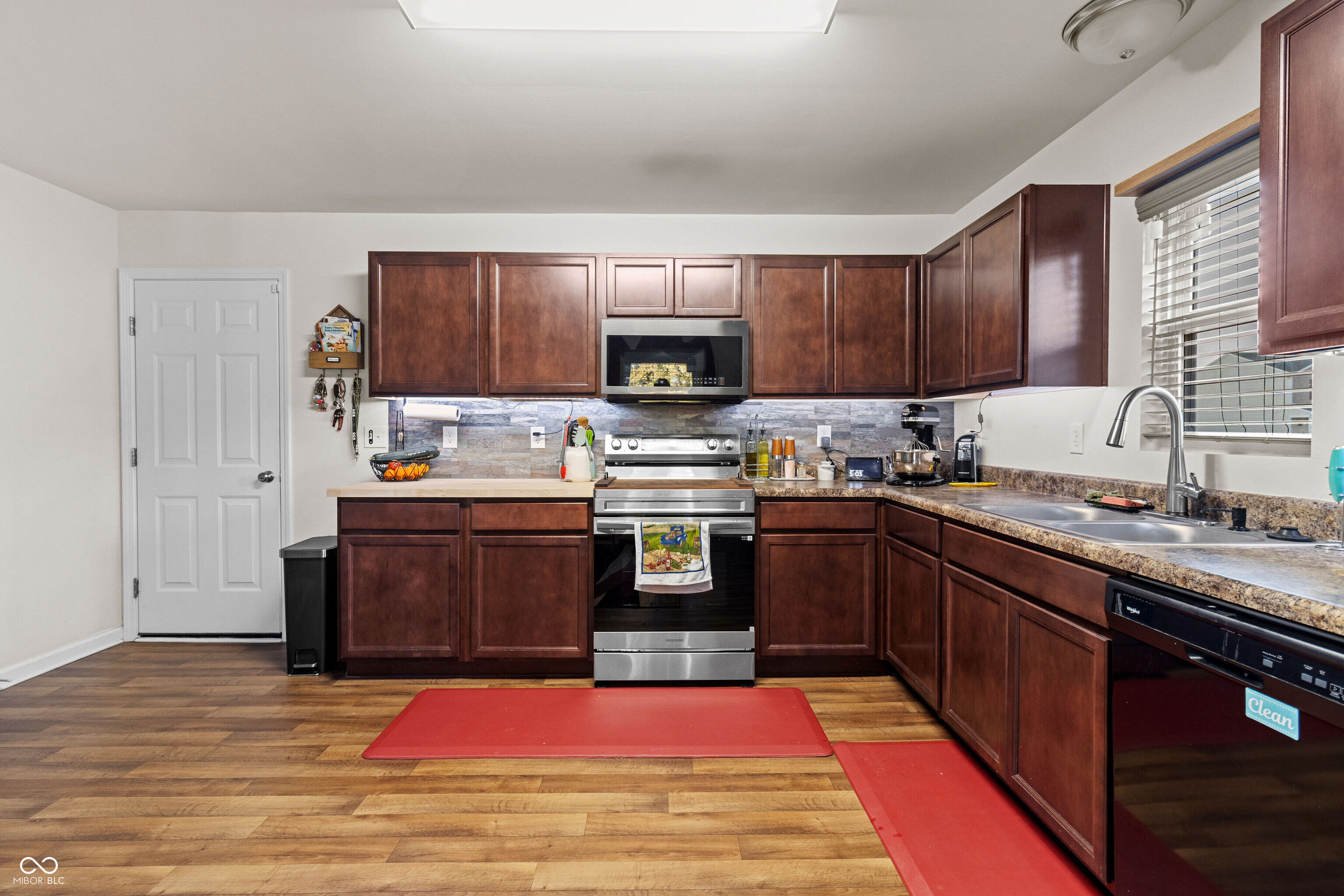 1112 Oregon Way Anderson, IN 46012 - Photo 9 of 26