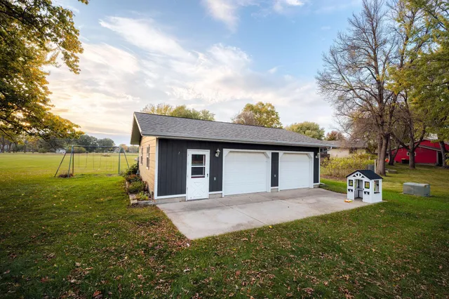 $339,000 | 1835 Jamison Drive, Windom, MN 56101