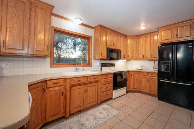$339,000 | 1835 Jamison Drive, Windom, MN 56101