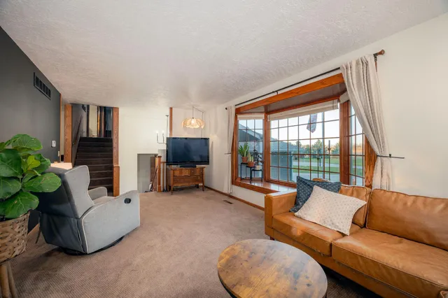 $339,000 | 1835 Jamison Drive, Windom, MN 56101