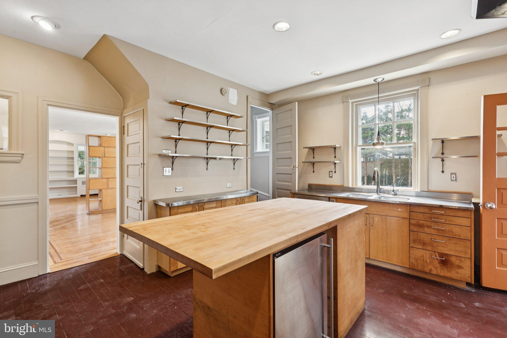 515 Carpenter Lane Philadelphia, PA 19119 - Photo 12 of 60 Kitchen