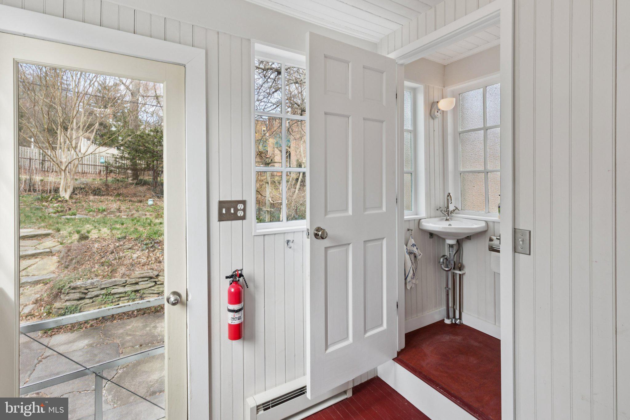 515 Carpenter Lane Philadelphia, PA 19119 - Photo 13 of 60 1st Floor Powder Room