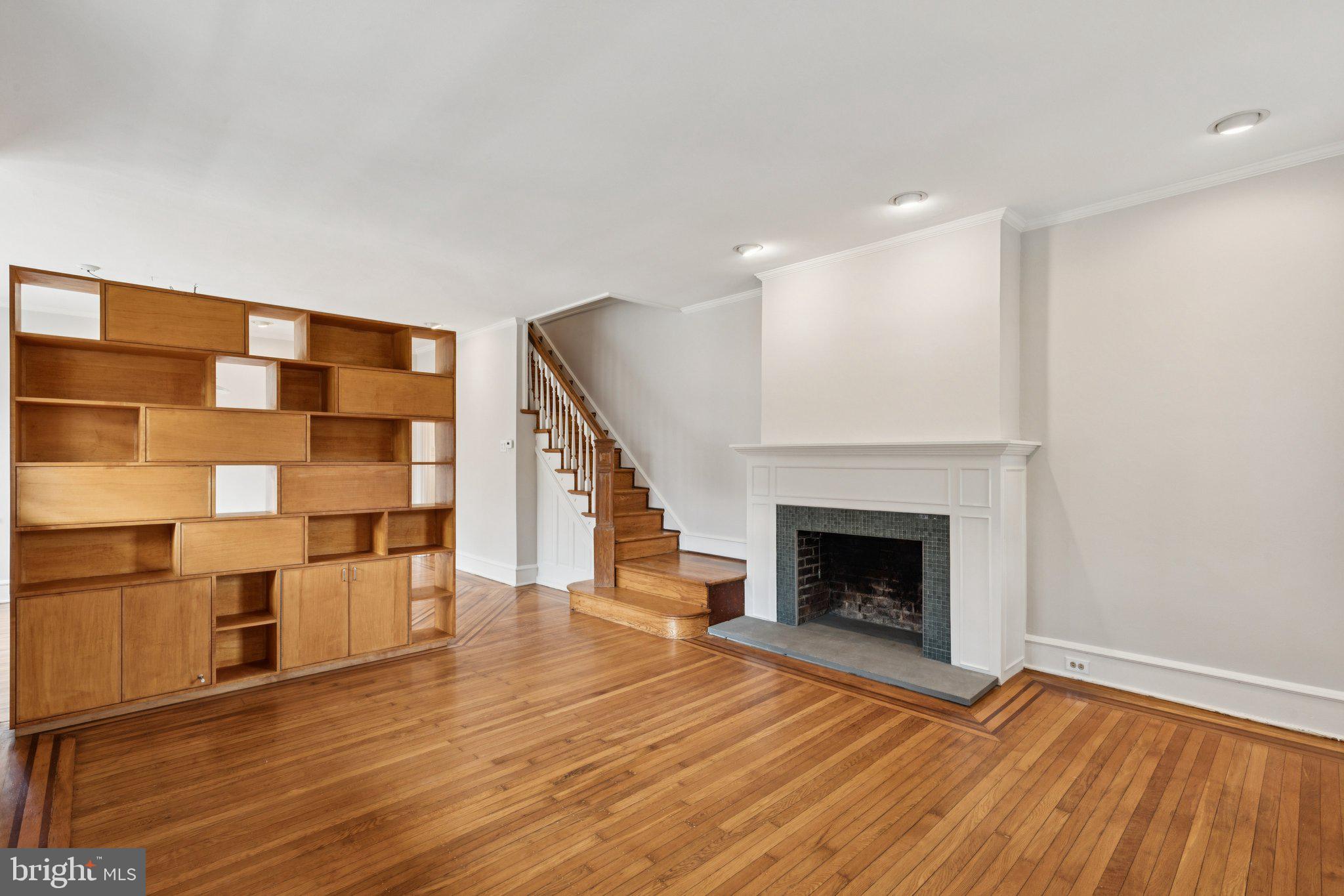 515 Carpenter Lane Philadelphia, PA 19119 - Photo 8 of 60 Living Room