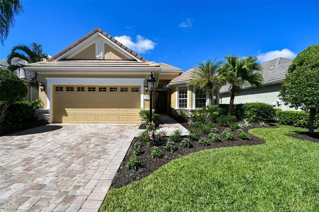 $635,000 | 7406 Lake Forest Glen, Lakewood Ranch, FL 34202
