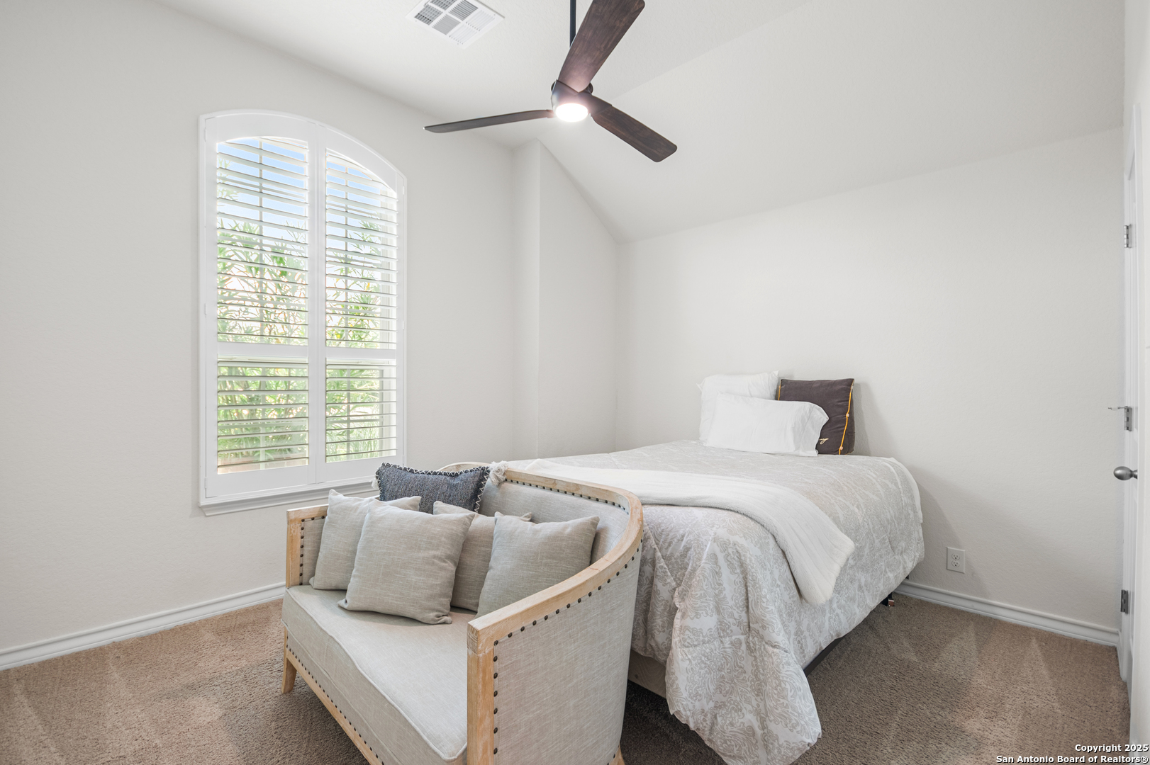 101 Boulder Creek Boerne, TX 78006 - Photo 12 of 47