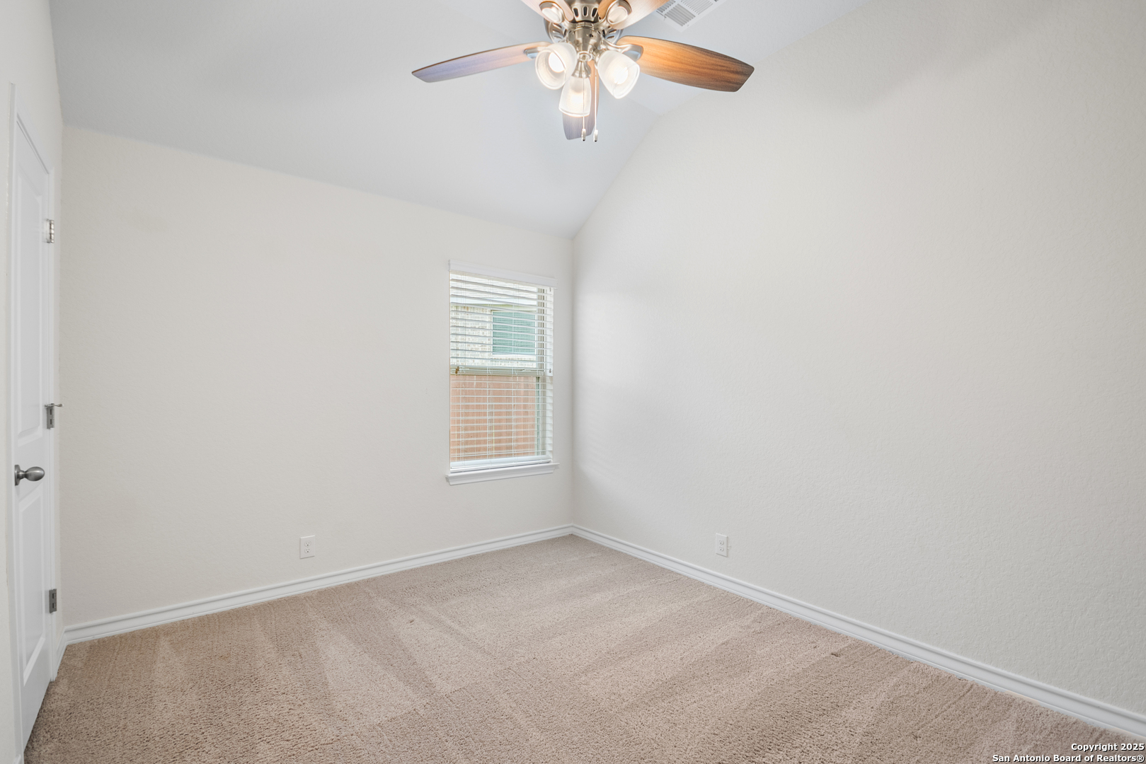 101 Boulder Creek Boerne, TX 78006 - Photo 14 of 47