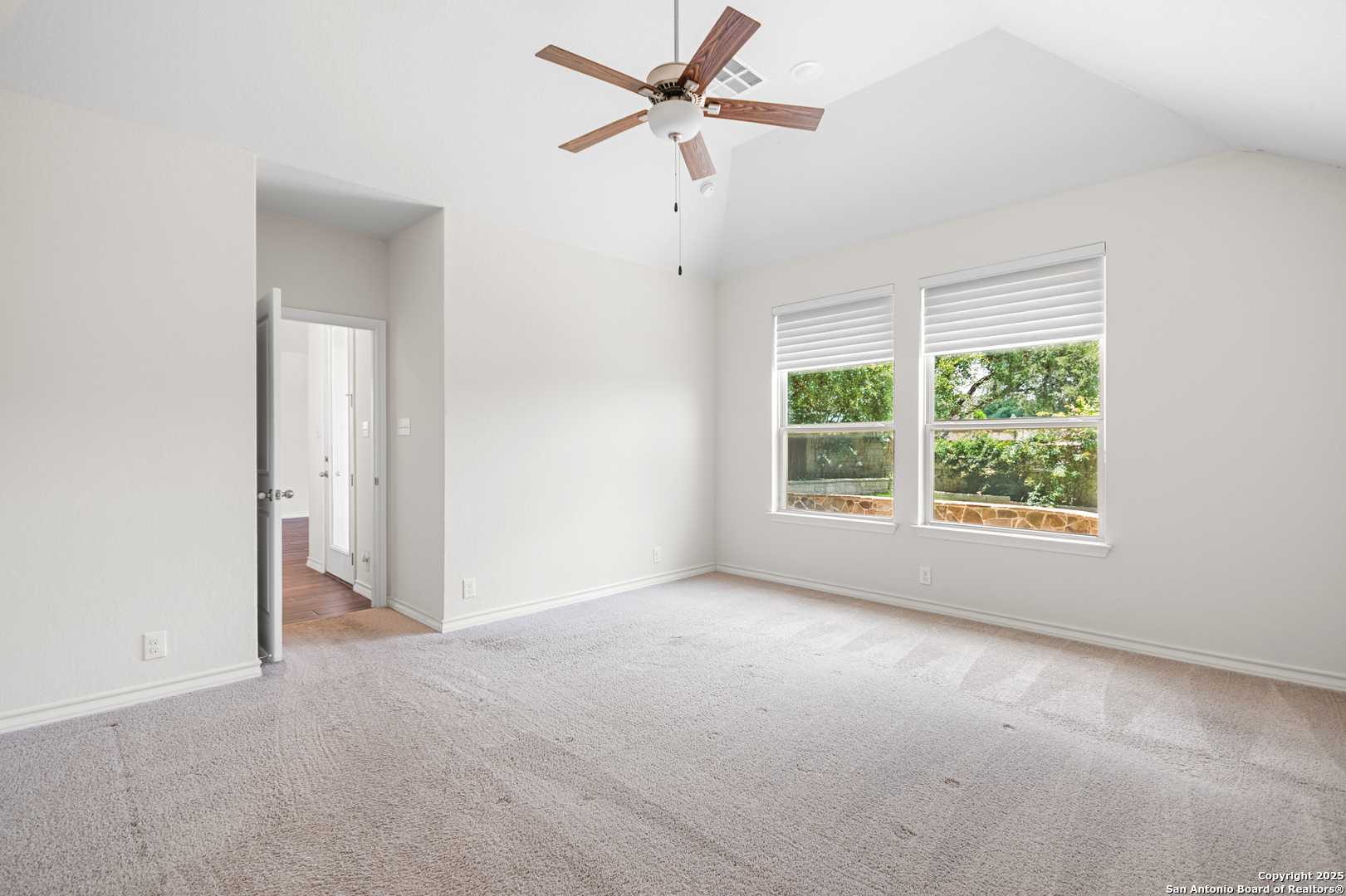 101 Boulder Creek Boerne, TX 78006 - Photo 16 of 47