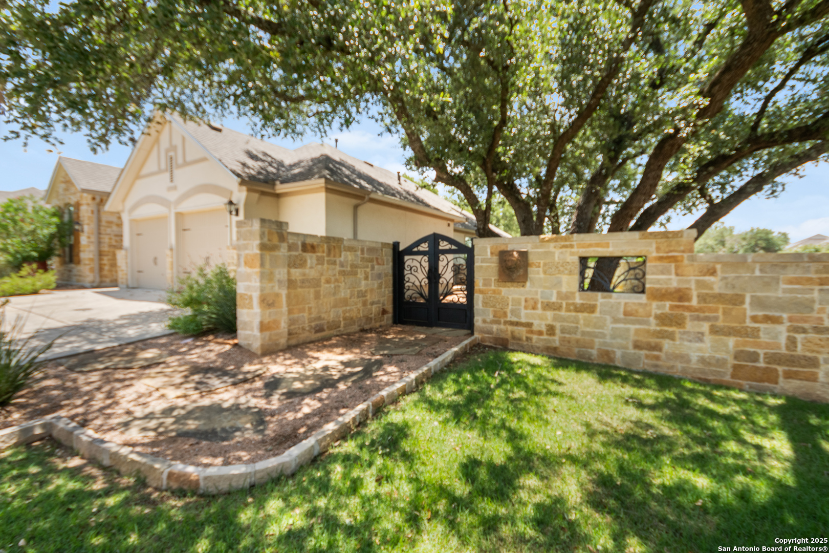 101 Boulder Creek Boerne, TX 78006 - Photo 19 of 47