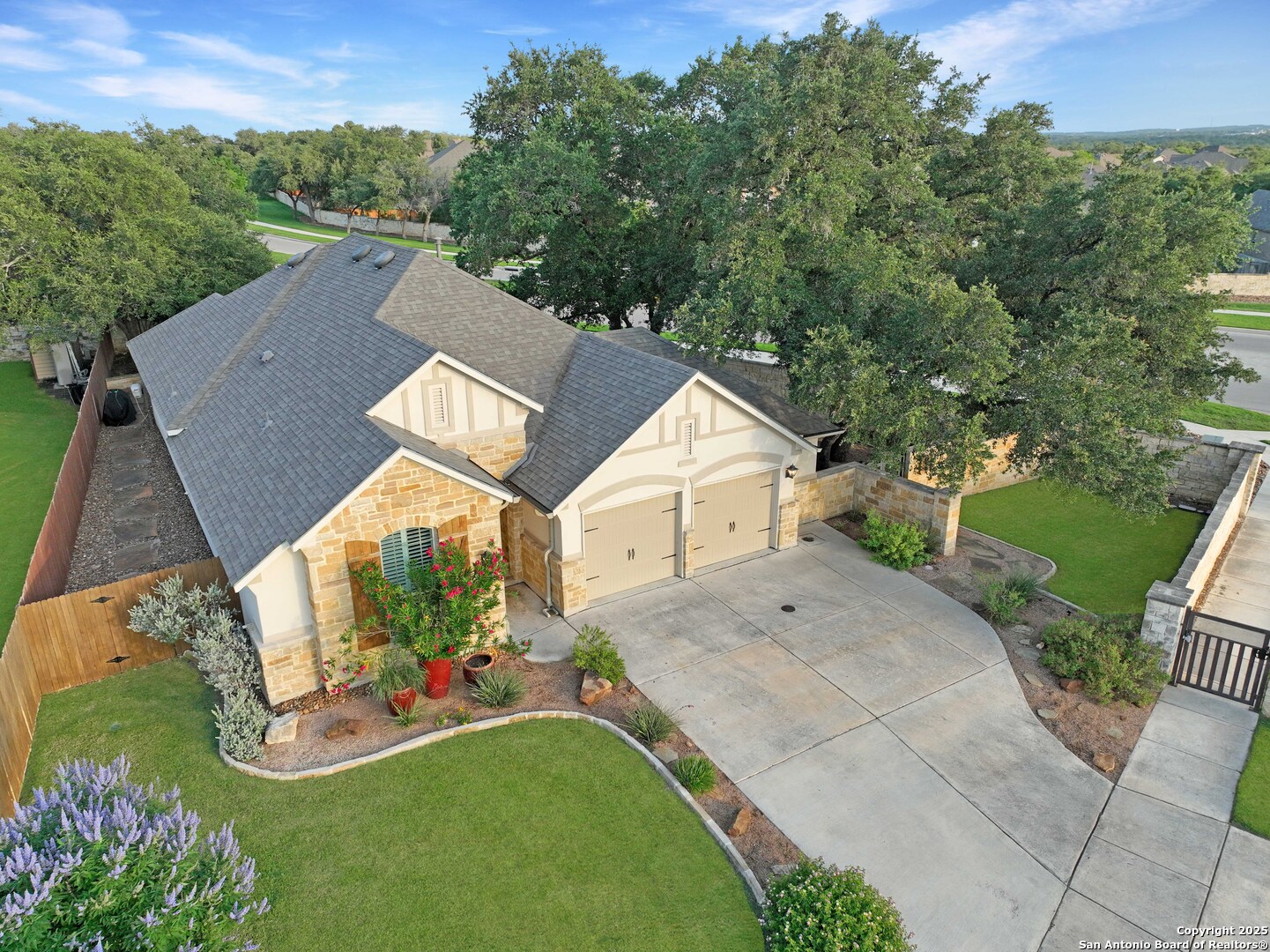 101 Boulder Creek Boerne, TX 78006 - Photo 32 of 47