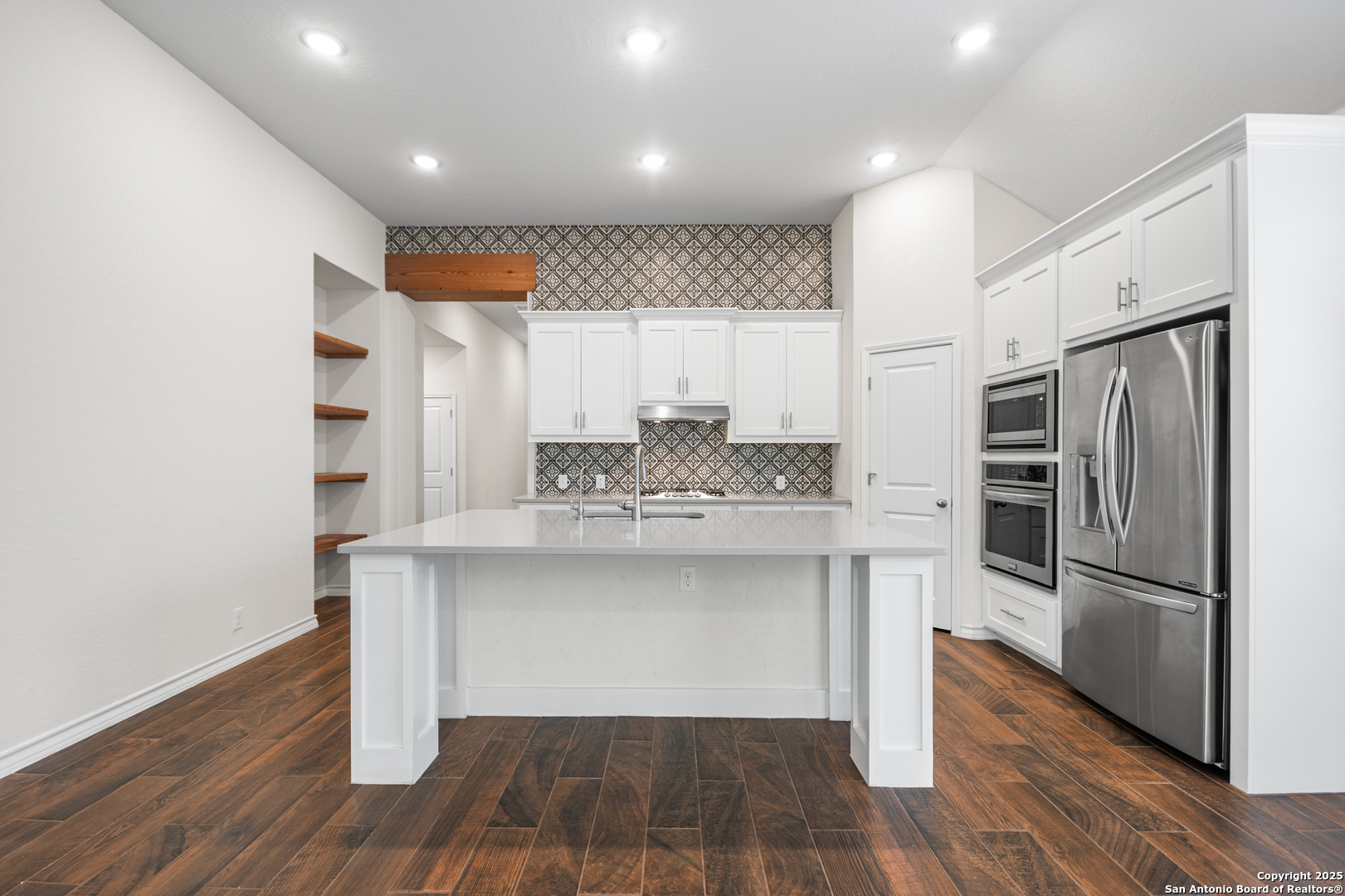 101 Boulder Creek Boerne, TX 78006 - Photo 6 of 47