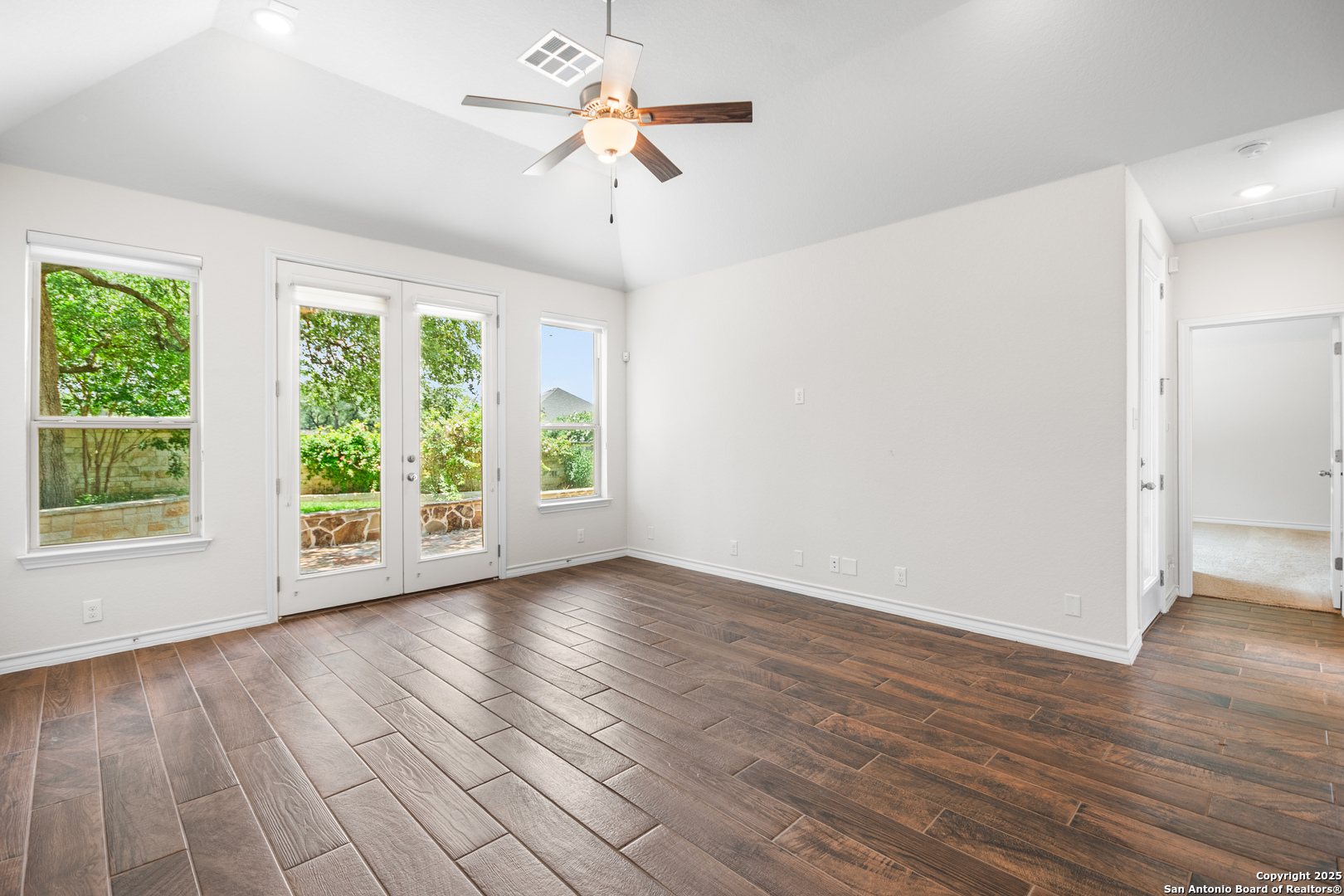 101 Boulder Creek Boerne, TX 78006 - Photo 9 of 47