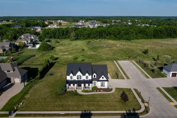 $1,425,000 | 5175 Pigeon Creek Trail, Bettendorf, IA 52722