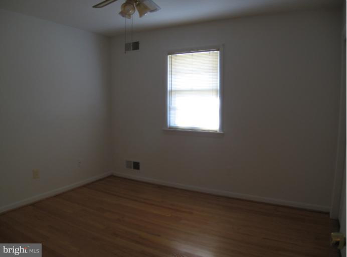 8617 Fort Hunt Road Alexandria, VA 22308 - Photo 4 of 19 Second Bedroom