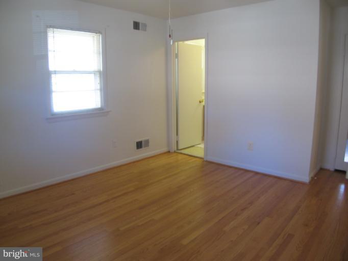 8617 Fort Hunt Road Alexandria, VA 22308 - Photo 8 of 19 Bedroom (Master)