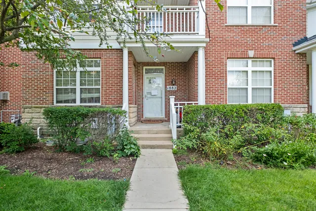 $440,500 | 1882 Keystone Place, Unit 1882, Schaumburg, IL 60193