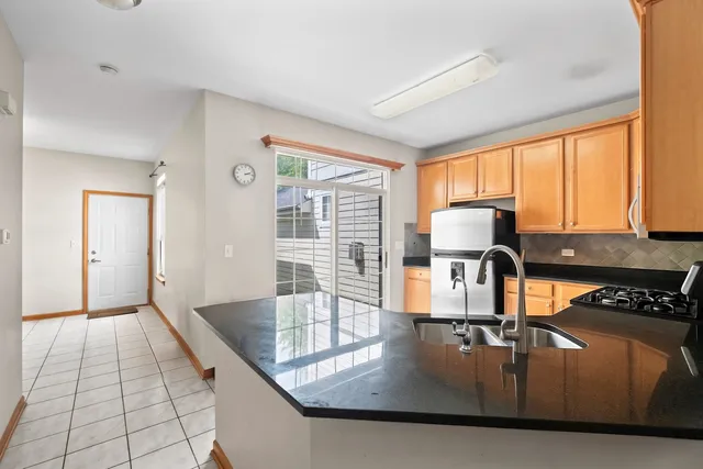 $440,500 | 1882 Keystone Place, Unit 1882, Schaumburg, IL 60193