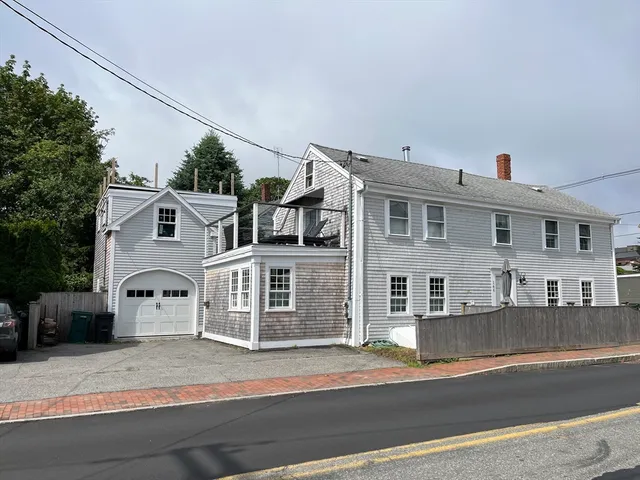 $725,000 | 166 Water Street, Unit B, Newburyport, MA 01950