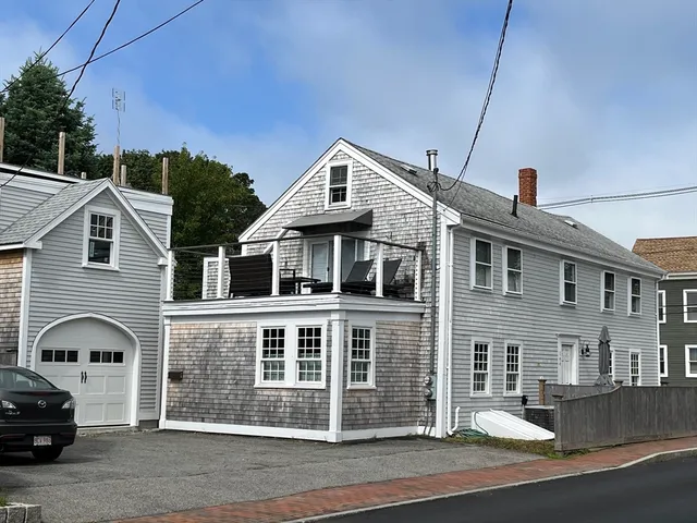 $725,000 | 166 Water Street, Unit B, Newburyport, MA 01950