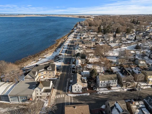 $725,000 | 166 Water Street, Unit B, Newburyport, MA 01950