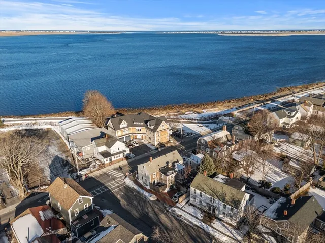 $725,000 | 166 Water Street, Unit B, Newburyport, MA 01950