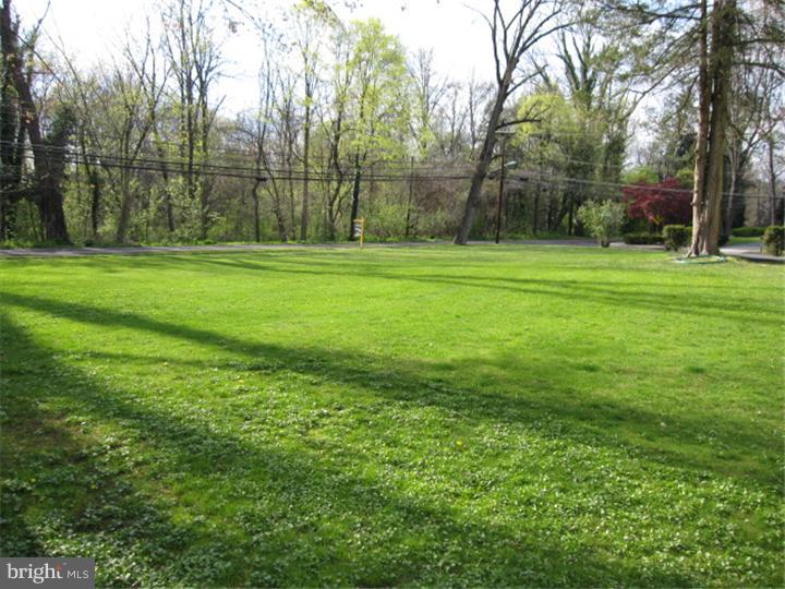 22 Lawrence Road Audubon, PA 19403 - Photo 15 of 16 Exterior Back