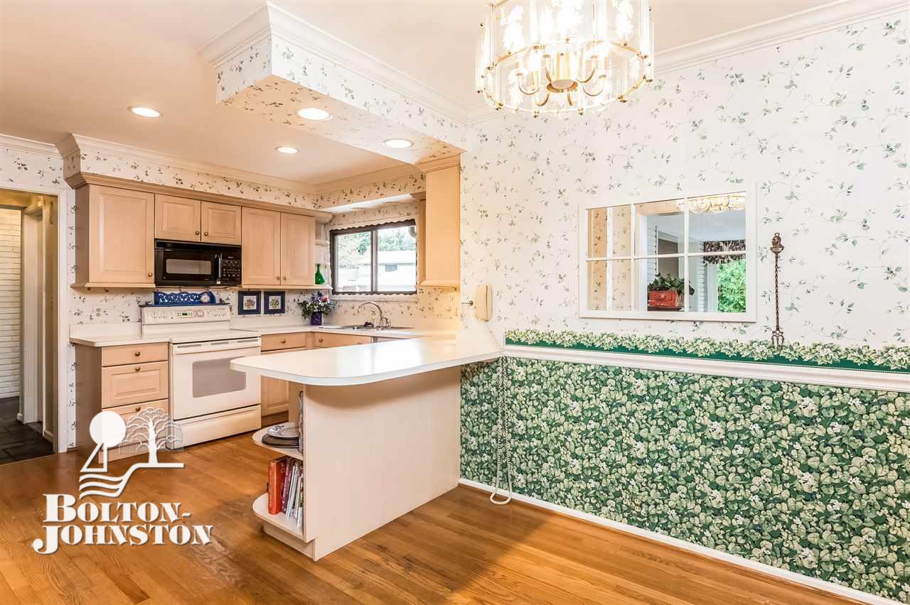 411 Barclay Road Grosse Pointe, MI 48236 - Photo 12 of 46 Breakfast Nook