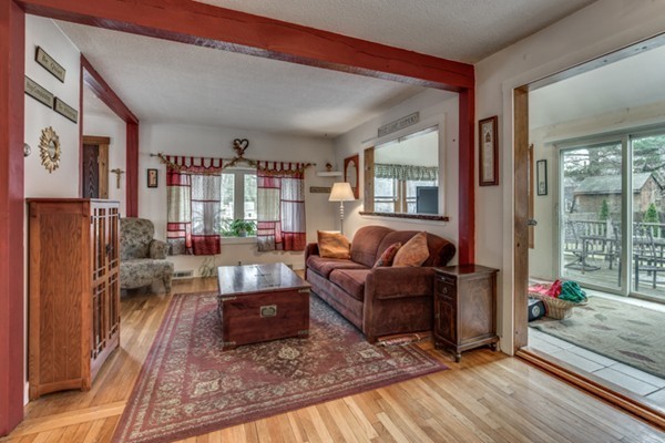 3 Woodbine Road Billerica, MA 01821 - Photo 5 of 29 Gallery Image 5
