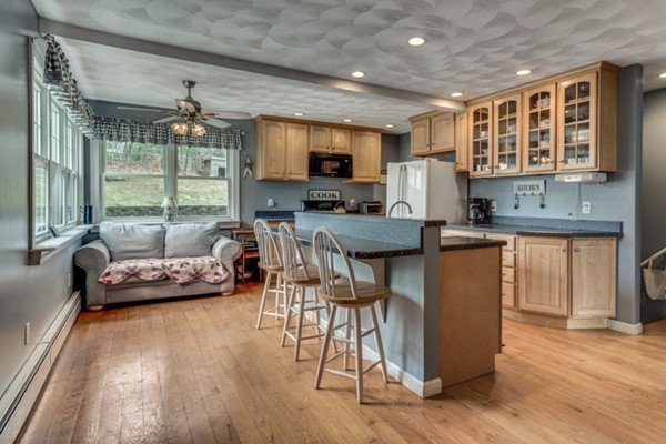 3 Woodbine Road Billerica, MA 01821 - Photo 9 of 29 Gallery Image 9