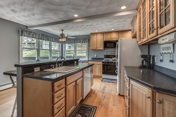 3 Woodbine Road Billerica, MA 01821 - Photo 10 of 29 Gallery Image 10