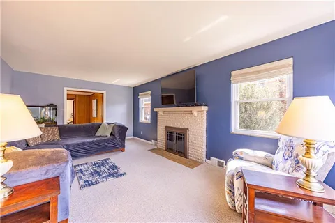 $279,900 | 222 Glenview Drive, New Kensington, PA 15068