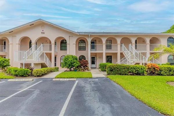 $274,900 | 705 Augusta Boulevard, Unit 4, Naples, FL 34113