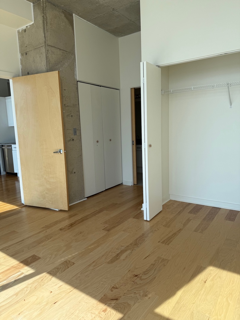 1720 South Michigan Avenue, Unit 2609 Chicago, IL 60616 - Photo 9 of 16 a view of an empty room