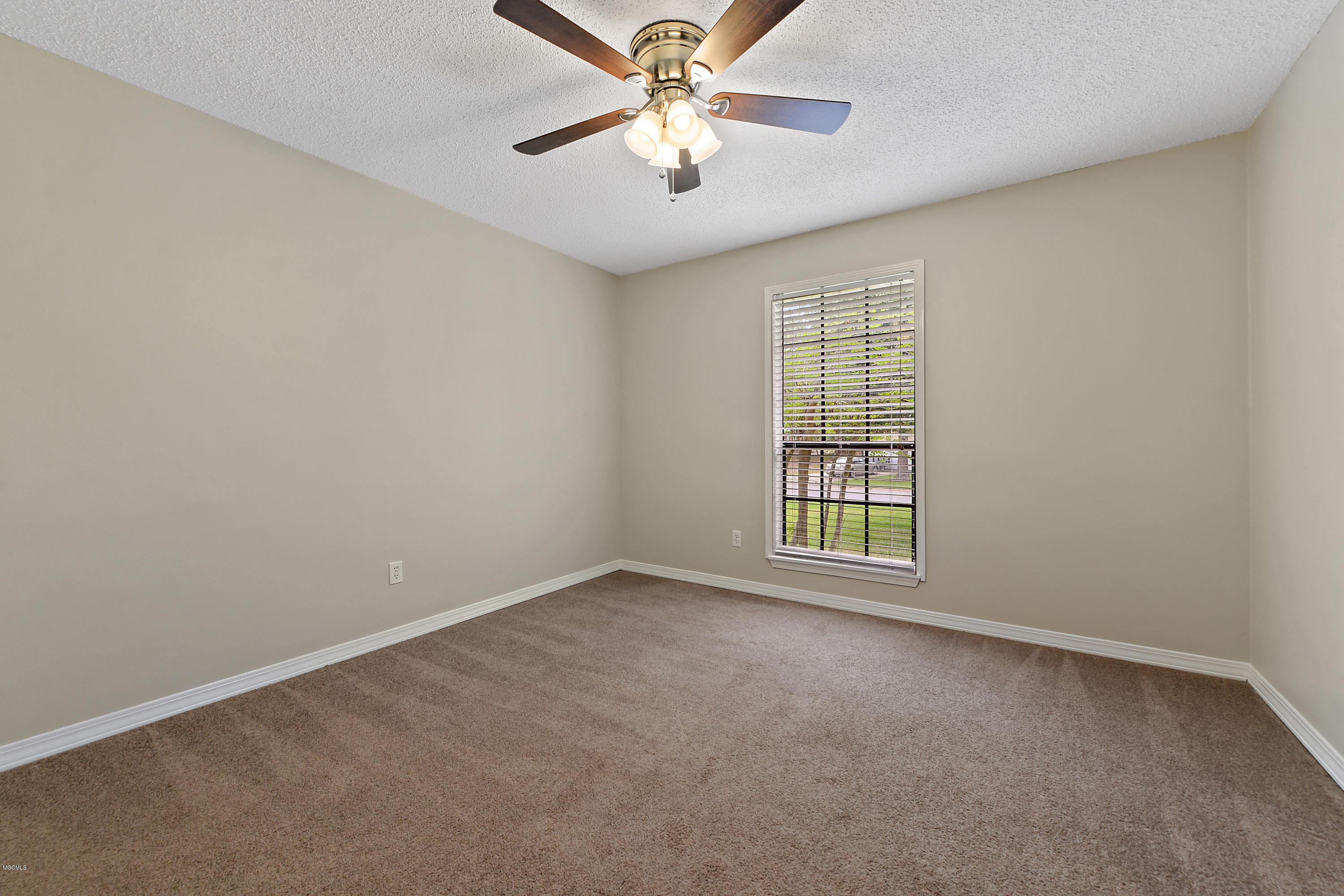 1404 Diller Road Ocean Springs, MS 39564 - Photo 13 of 19 013