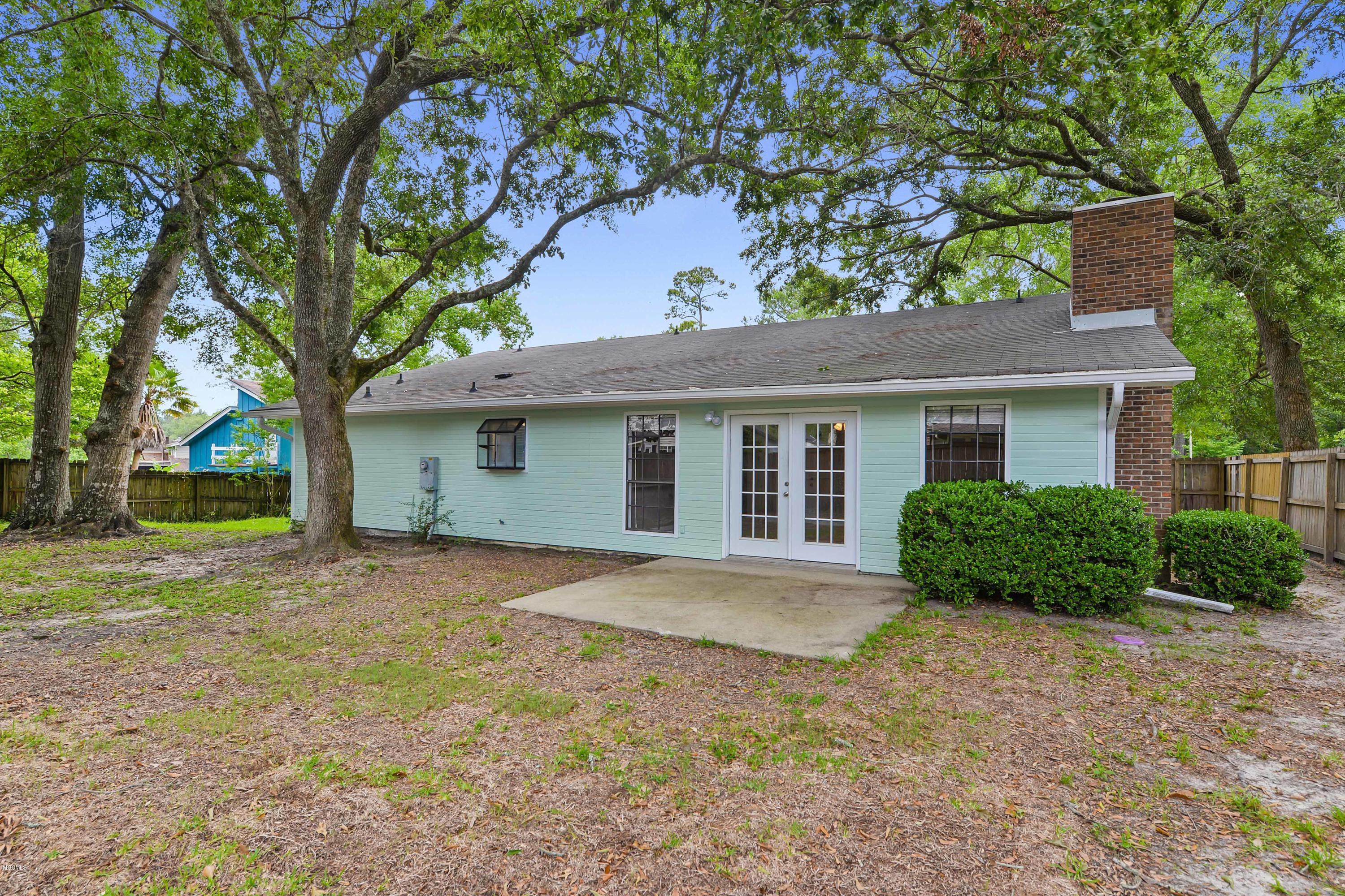 1404 Diller Road Ocean Springs, MS 39564 - Photo 18 of 19 018