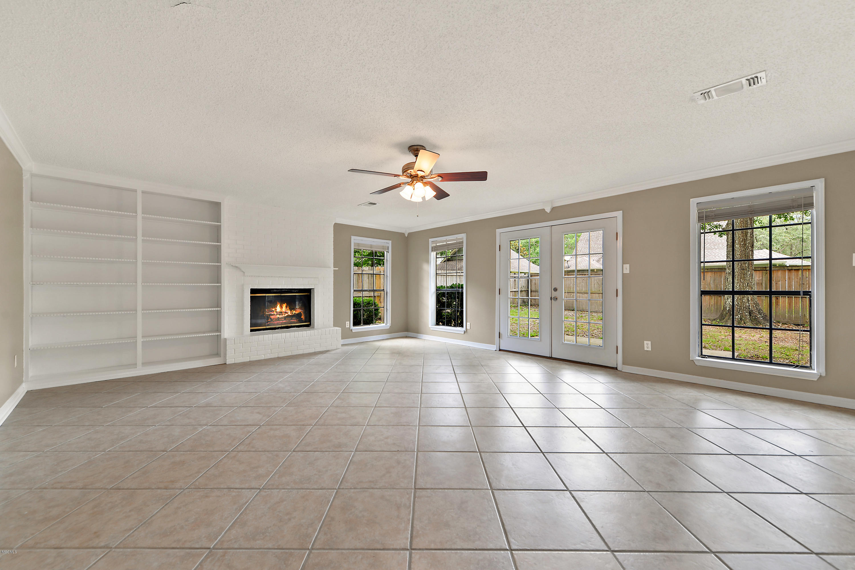 1404 Diller Road Ocean Springs, MS 39564 - Photo 3 of 19 003