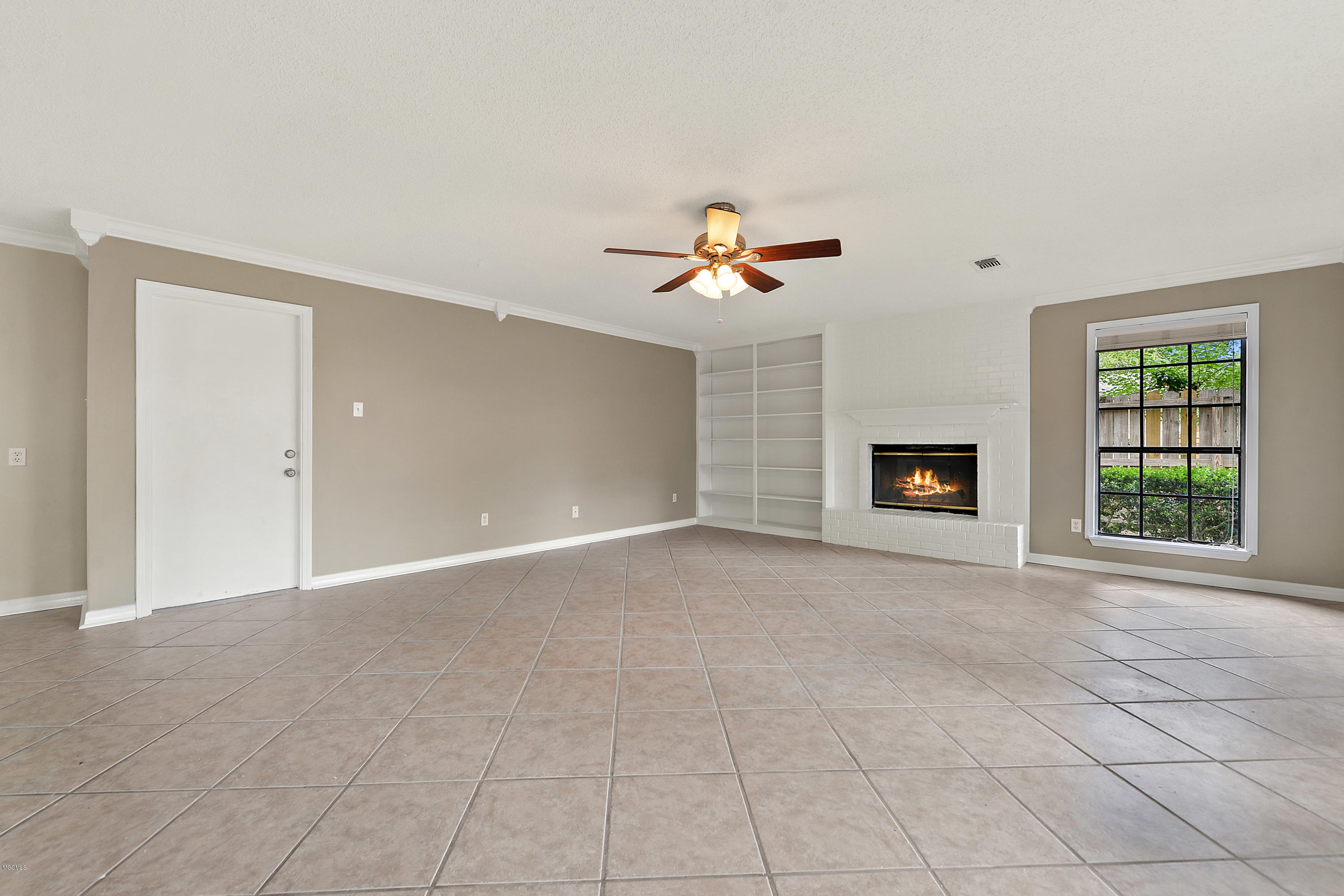 1404 Diller Road Ocean Springs, MS 39564 - Photo 6 of 19 006