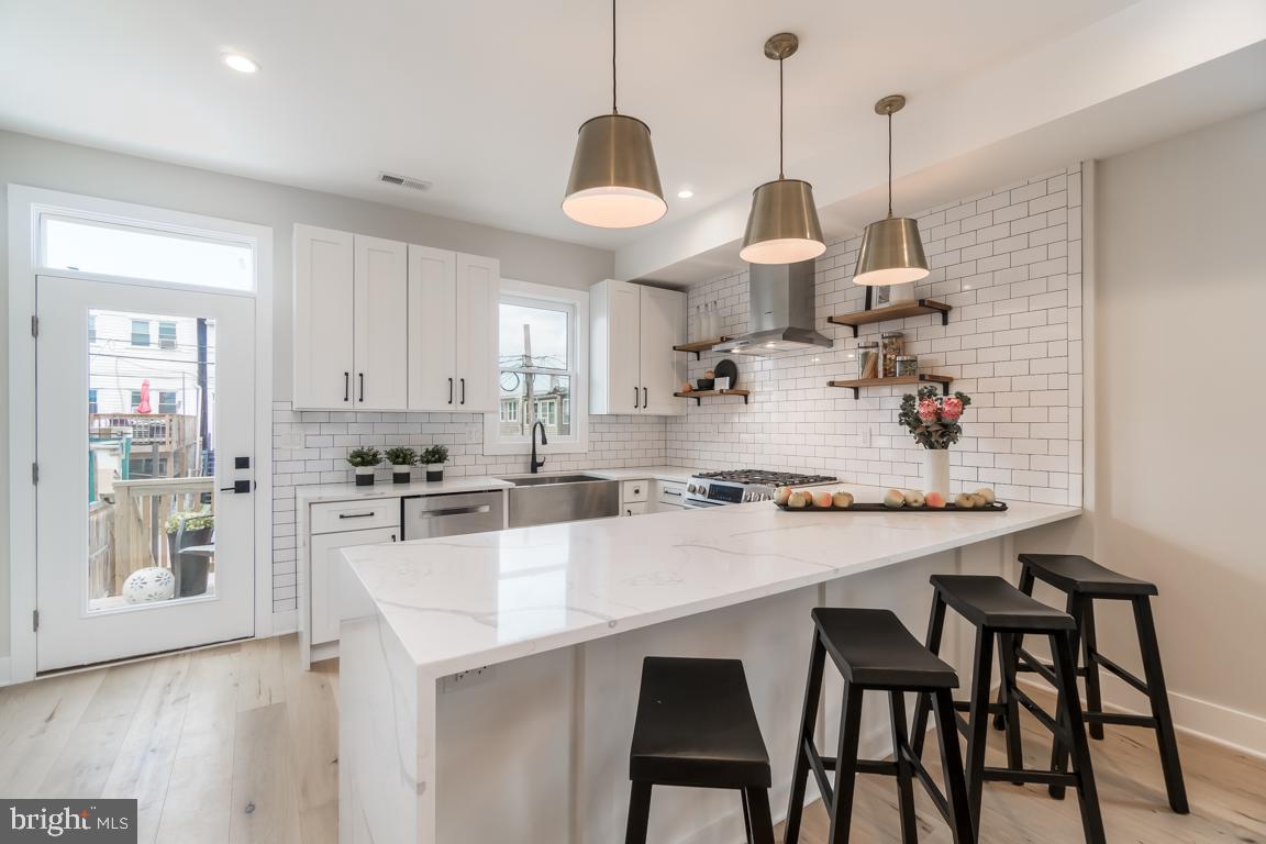 324 Todd Place Northeast Washington, DC 20002 - Photo 10 of 36