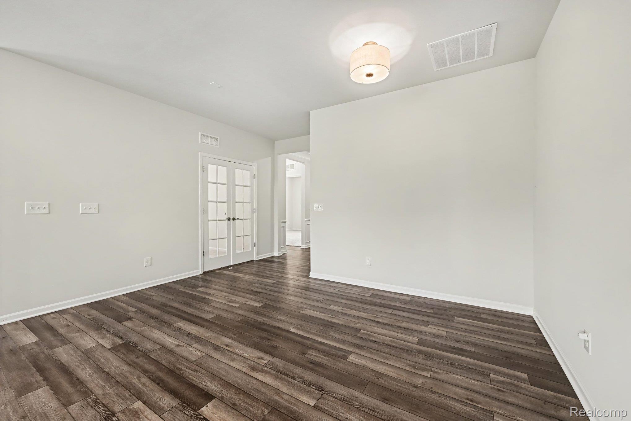 50153 Fowler Road Canton, MI 48188 - Photo 12 of 27 4.1.jpg