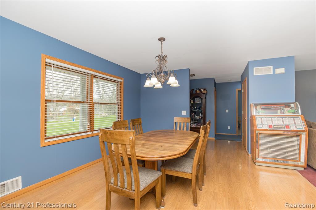 6591 Windiate Road Clarkston, MI 48346 - Photo 12 of 44