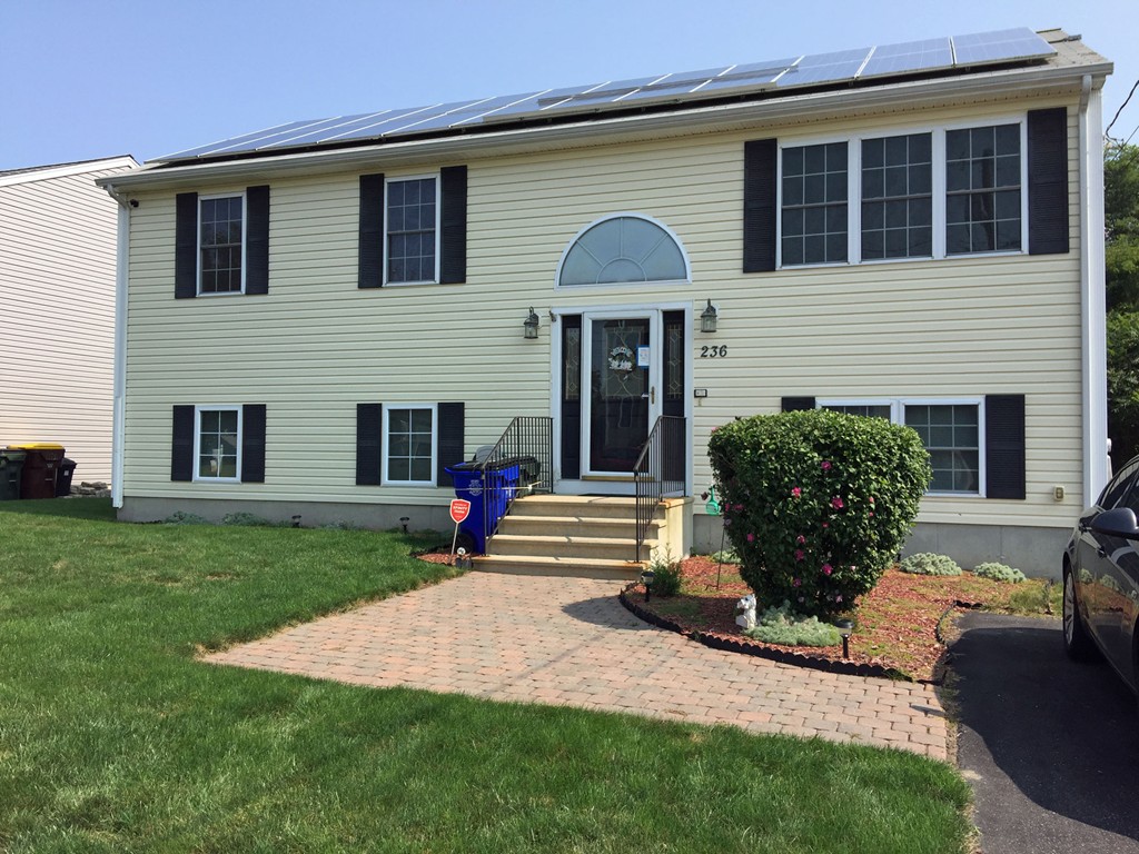 236 McMahon Street Fall River, MA 02721 - Photo 1 of 18 Gallery Image 1