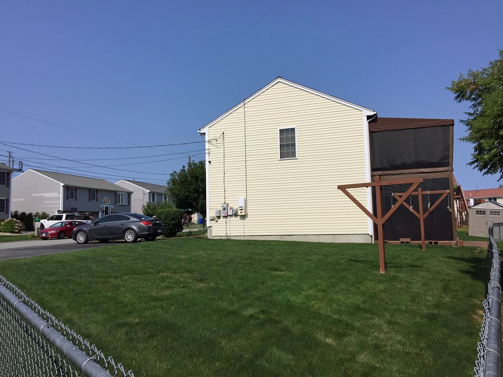 236 McMahon Street Fall River, MA 02721 - Photo 3 of 18 Gallery Image 3