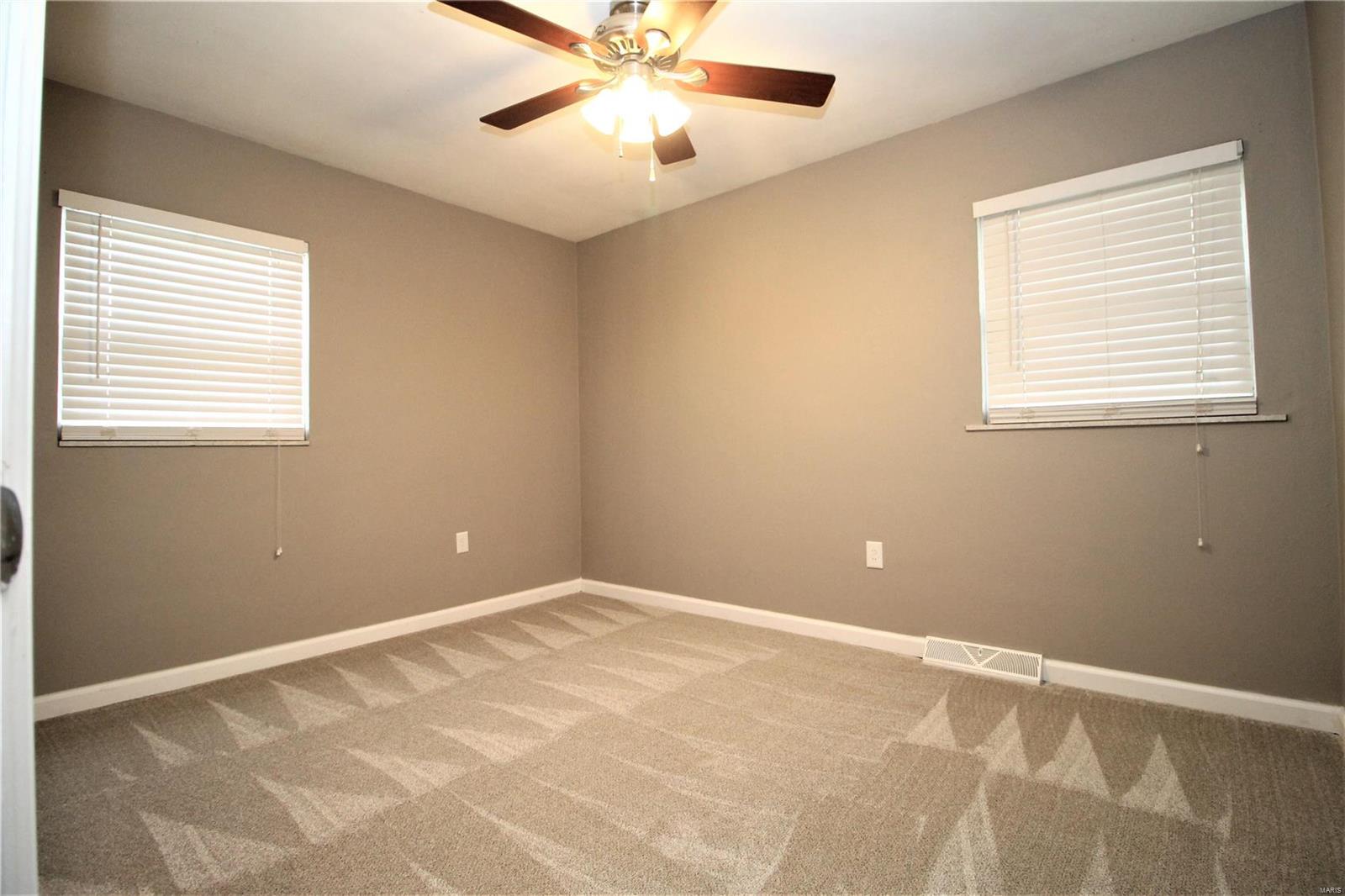 5132 Old Alton Road Granite City, IL 62040 - Photo 9 of 22 Gallery Image 9