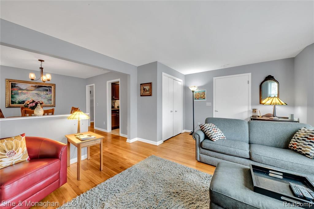 731-733 Harcourt Road Grosse Pointe Park, MI 48230 - Photo 5 of 40