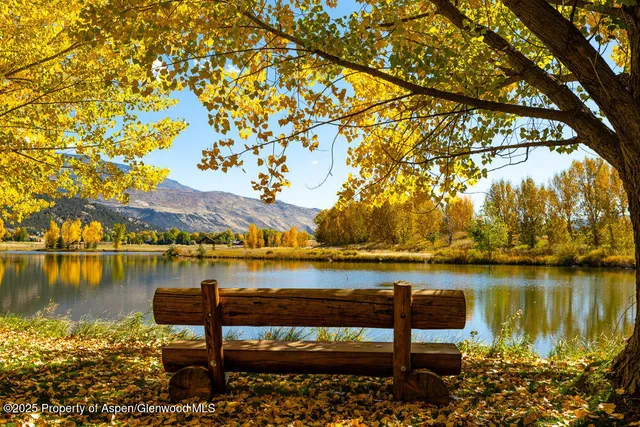 a view of a lake with houses