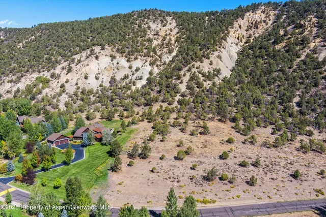 a view of outside area