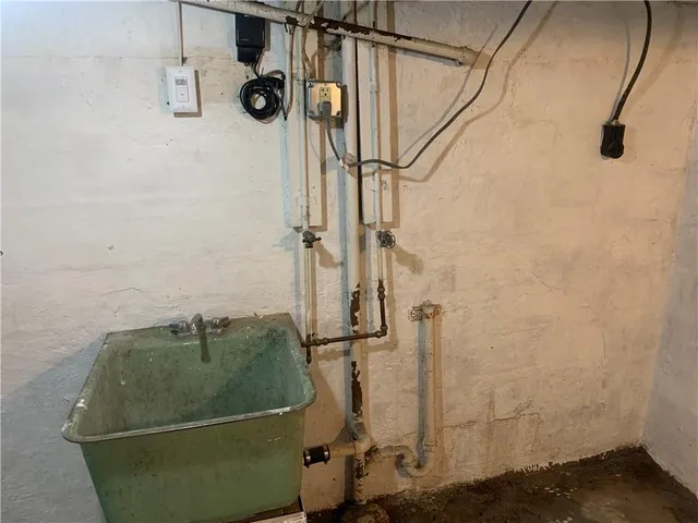 $875 | 10023 Calvin Street, Unit REAR, Pittsburgh, PA 15235