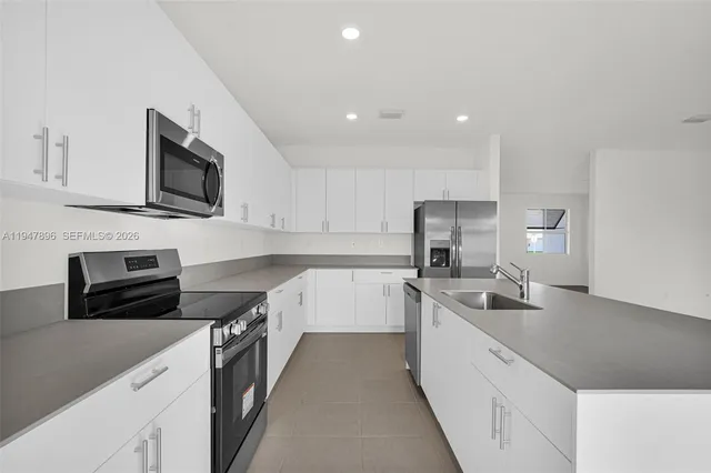 $3,800 | 27210 Southwest 159th Path, Homestead, FL 33031