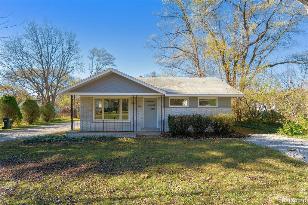 2930 Weaverton Rochester Hills, MI 48307 - Photo 1 of 21