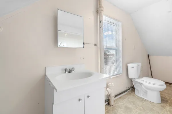 $640,000 | 23-25 Salem Street, Nashua, NH 03064